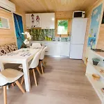 Glamping Krone Kolpa Heaven 2* Adlesici