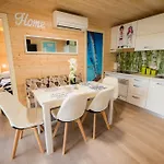 Glamping Krone Kolpa Heaven 假日公园