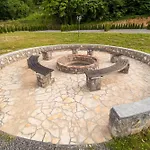 Glamping Krone Kolpa Heaven 假日公园 2*