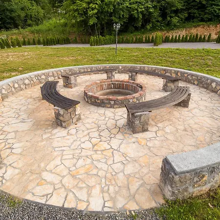 Semesterpark Glamping Krone Kolpa Heaven Adlesici